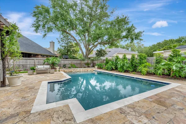 $999,000 | 3311 Oak Links Avenue, Houston, TX 77059