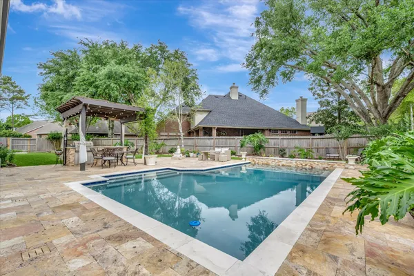 $999,000 | 3311 Oak Links Avenue, Houston, TX 77059