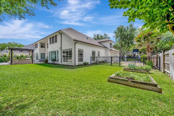 $999,000 | 3311 Oak Links Avenue, Houston, TX 77059