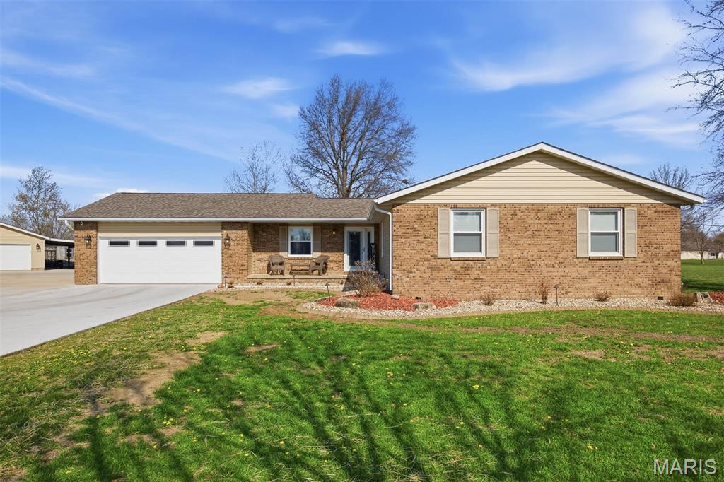 12801 Sarah Drive Highland, IL 62249 - Photo 1 of 61