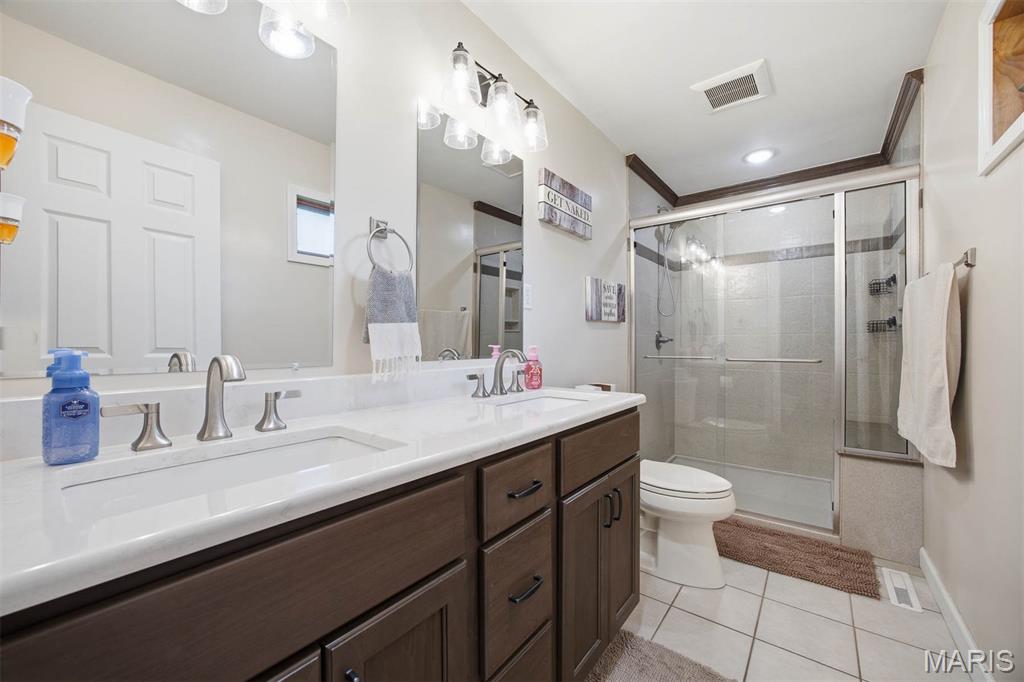 12801 Sarah Drive Highland, IL 62249 - Photo 16 of 61