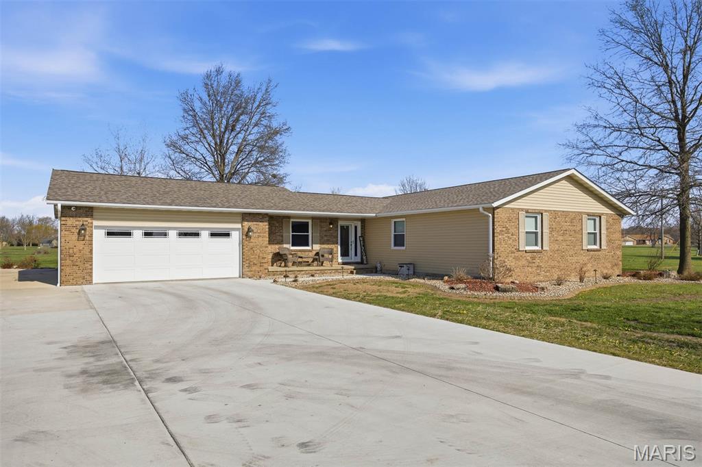 12801 Sarah Drive Highland, IL 62249 - Photo 2 of 61