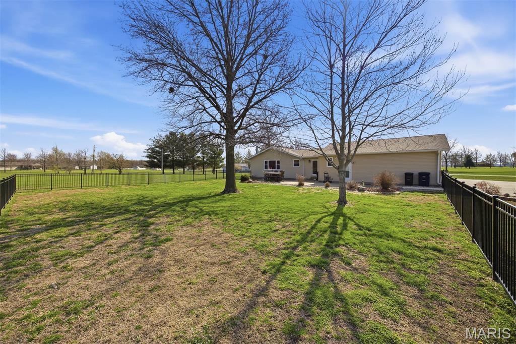 12801 Sarah Drive Highland, IL 62249 - Photo 41 of 61