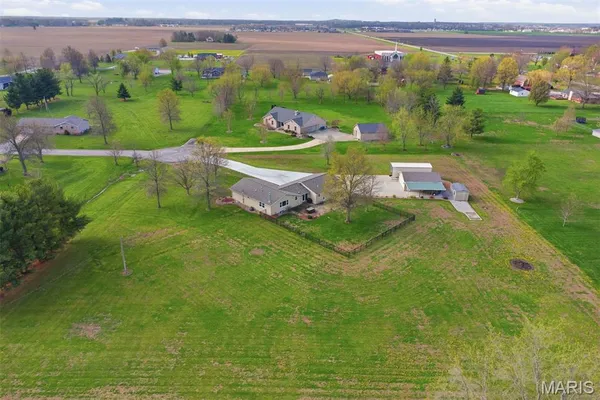 $470,000 | 12801 Sarah Drive, Highland, IL 62249