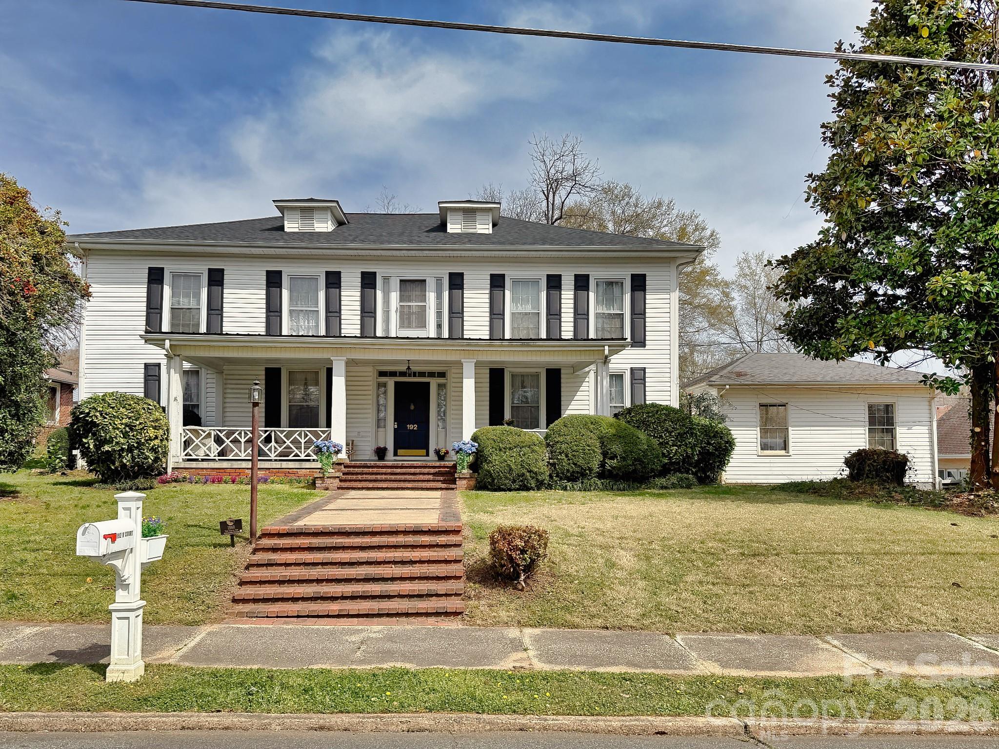 192 West Court Street Rutherfordton, NC 28139 - Photo 1 of 36 Gallery Image 1