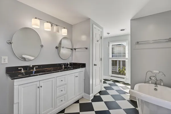 $439,900 | 422 Mechanic Street, Luray, VA 22835