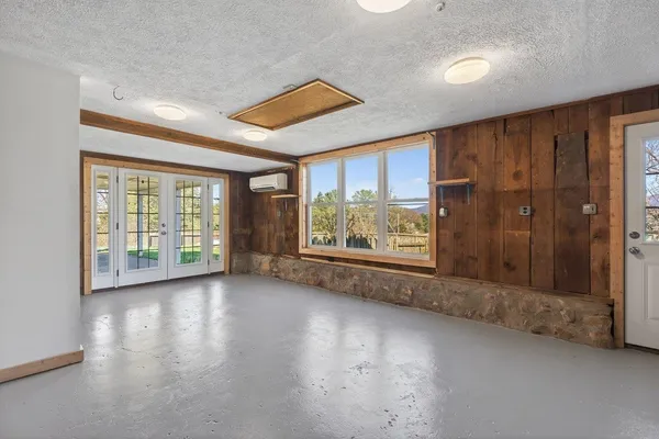 $439,900 | 422 Mechanic Street, Luray, VA 22835