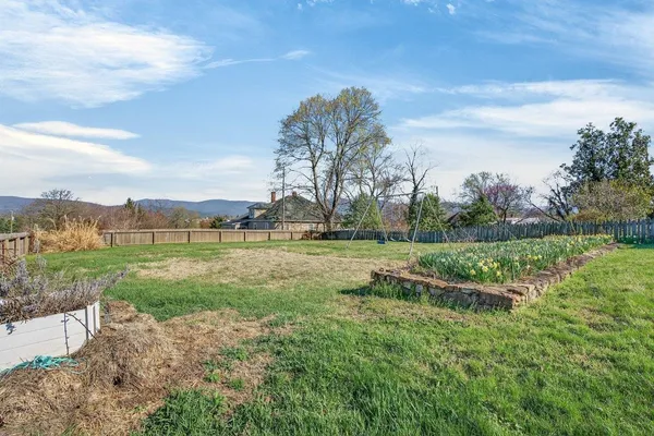 $439,900 | 422 Mechanic Street, Luray, VA 22835