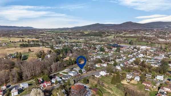 $439,900 | 422 Mechanic Street, Luray, VA 22835