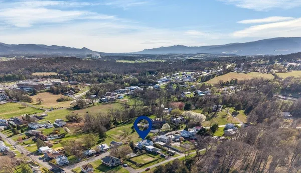 $439,900 | 422 Mechanic Street, Luray, VA 22835