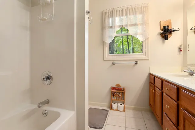 $399,000 | 5817 East B Avenue, Richland, MI 49083