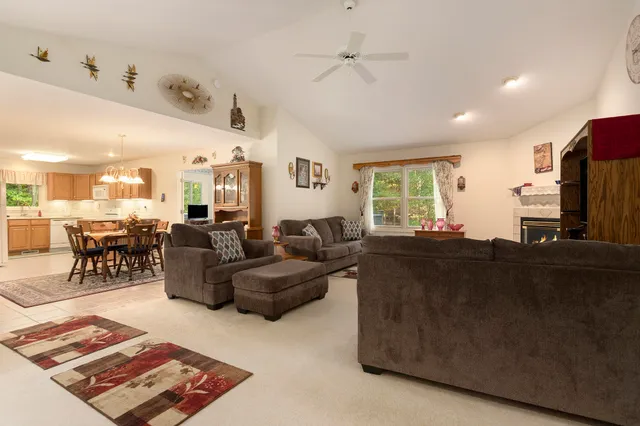 $399,000 | 5817 East B Avenue, Richland, MI 49083