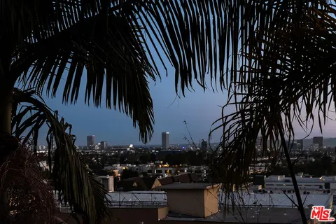 $1,129,000 | 8401 Fountain Avenue, Unit 12, West Hollywood, CA 90069