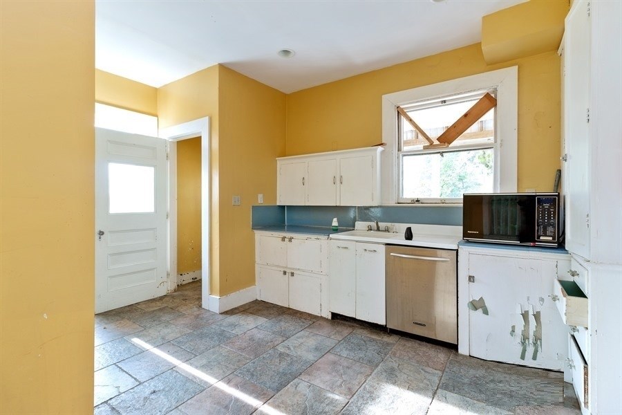 608 River Road Manchester, NH 03104 - Photo 14 of 23 Gallery Image 14