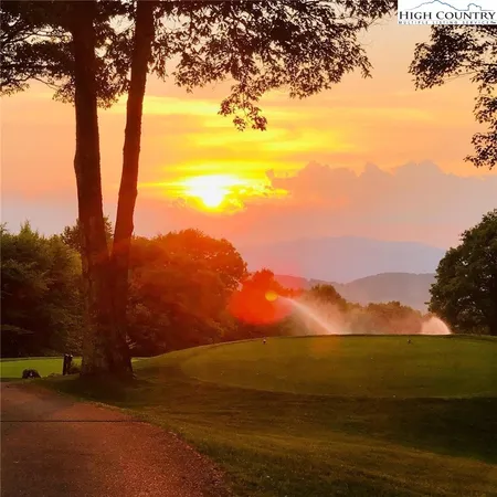 $1,050,000 | 110 Hilltop Road, Beech Mountain, NC 28604