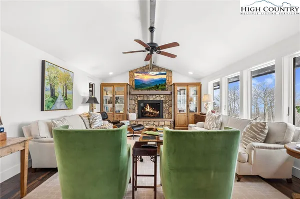 $1,050,000 | 110 Hilltop Road, Beech Mountain, NC 28604