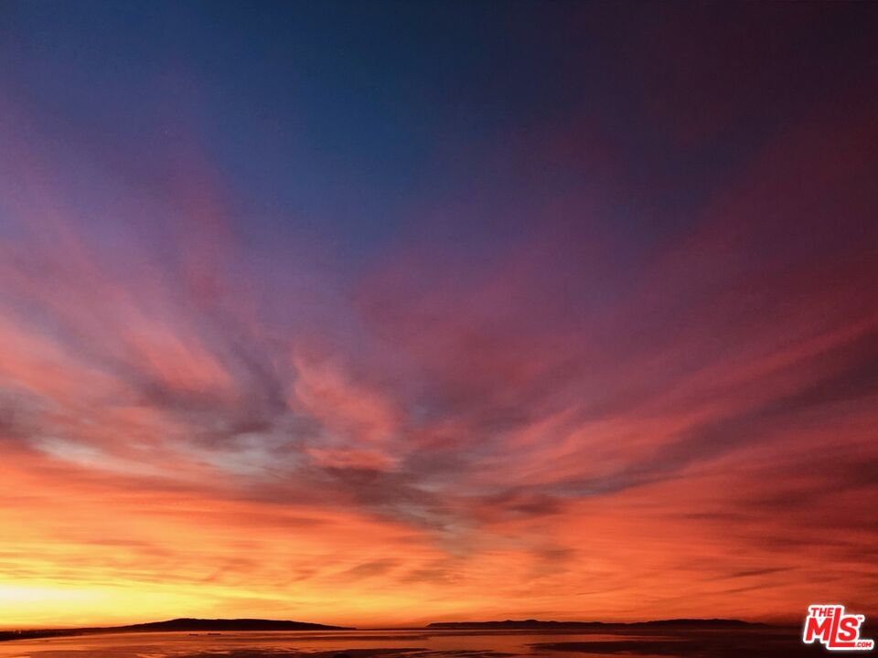 1046 Enchanted Way Pacific Palisades, CA 90272 - Photo 11 of 11 a view of a big yard