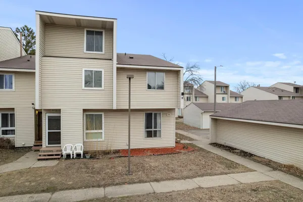 $160,000 | 5648 Brookdale Drive North, Brooklyn Park, MN 55443