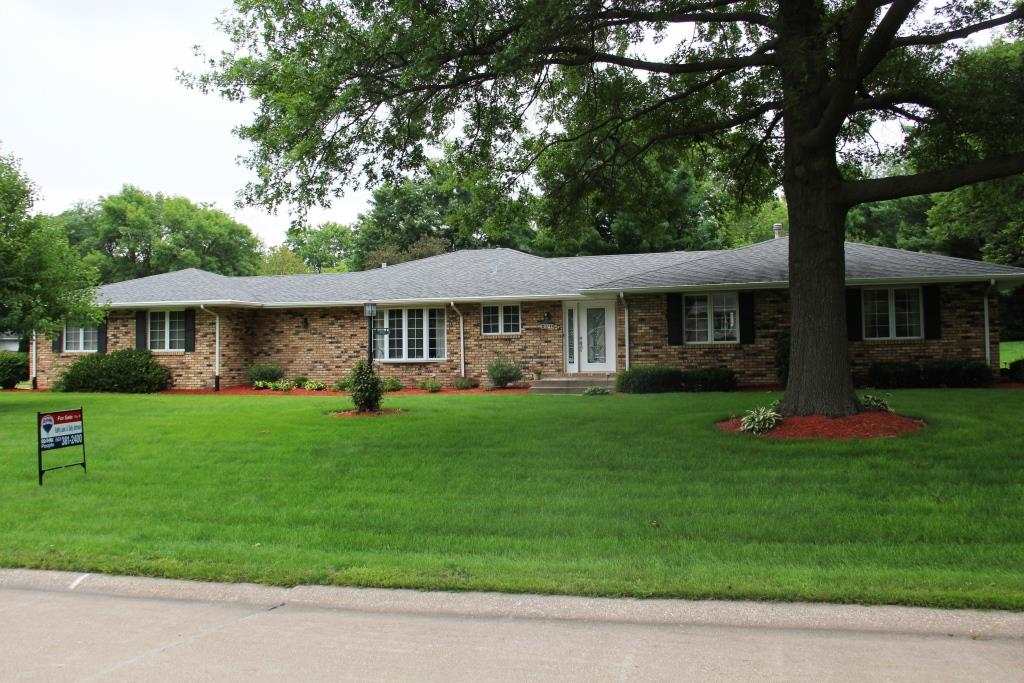 2144 Meadowbrook Road Davenport, IA 52807 - Photo 1 of 22 Gallery Image 1