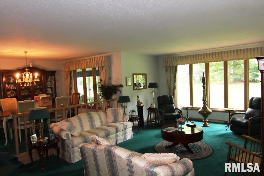 2144 Meadowbrook Road Davenport, IA 52807 - Photo 11 of 22 Gallery Image 11