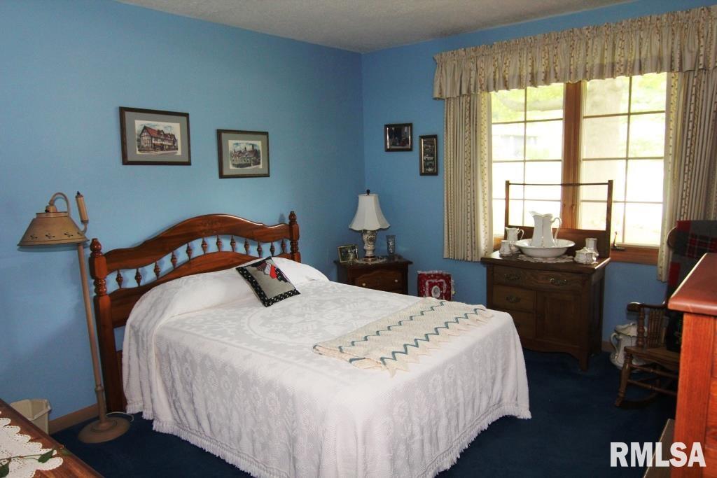 2144 Meadowbrook Road Davenport, IA 52807 - Photo 17 of 22 Gallery Image 17
