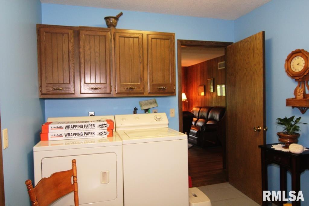 2144 Meadowbrook Road Davenport, IA 52807 - Photo 19 of 22 Gallery Image 19