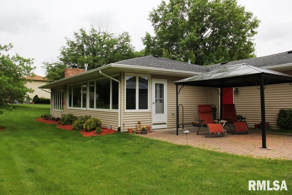 2144 Meadowbrook Road Davenport, IA 52807 - Photo 3 of 22 Gallery Image 3