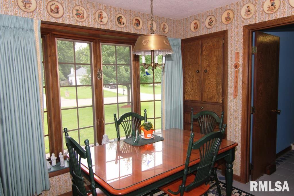 2144 Meadowbrook Road Davenport, IA 52807 - Photo 8 of 22 Gallery Image 8
