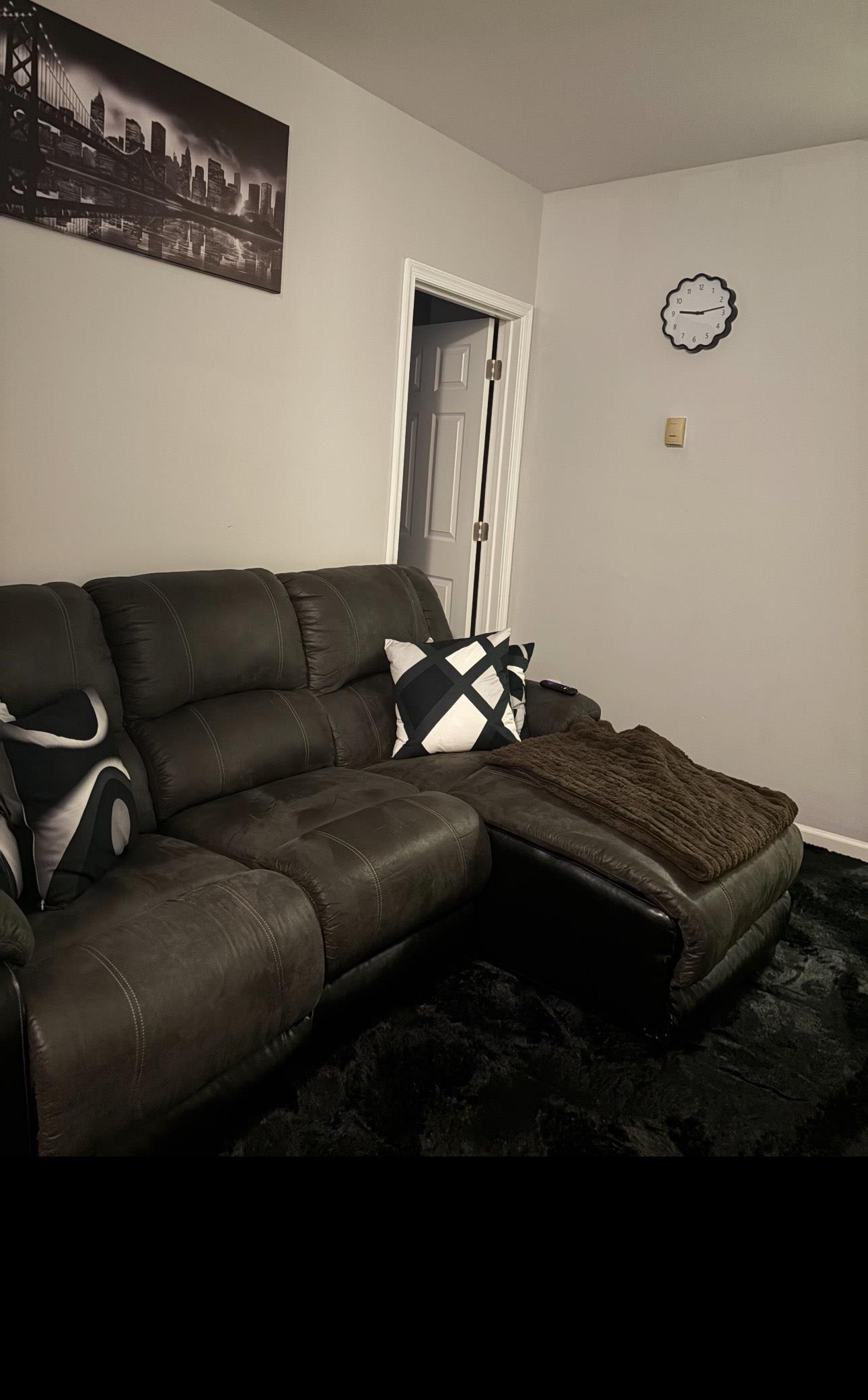 321 Atlantic Avenue Atlantic City, NJ 08401 - Photo 11 of 22 a living room with furniture