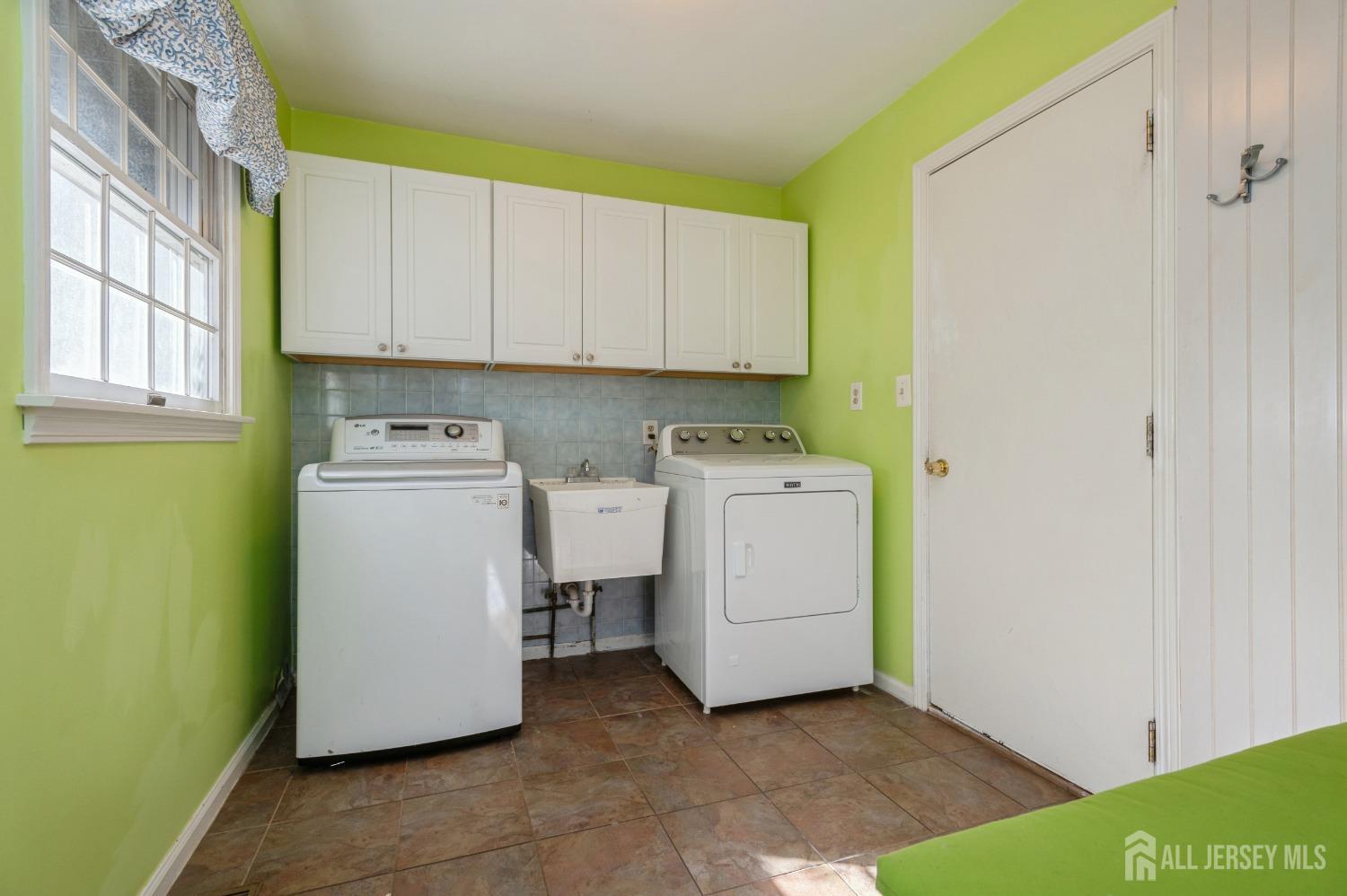 5 Interlaken Road Monmouth Junction, NJ 08852 - Photo 17 of 32 Gallery Image 17