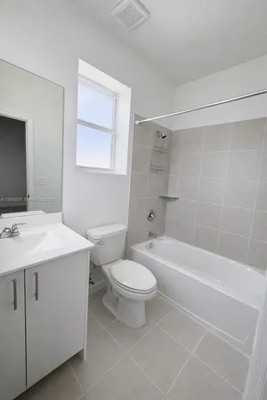 $2,350 | 2803 Southeast 26th Avenue, Homestead, FL 33035
