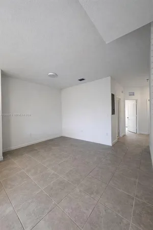 $2,350 | 2803 Southeast 26th Avenue, Homestead, FL 33035