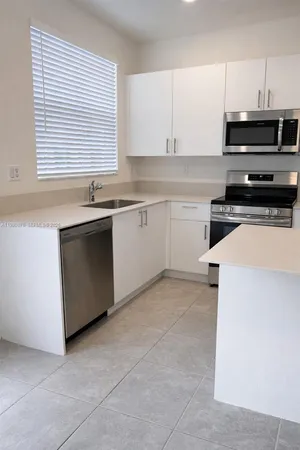 $2,350 | 2803 Southeast 26th Avenue, Homestead, FL 33035