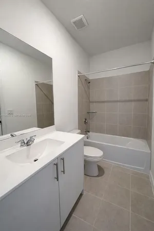$2,350 | 2803 Southeast 26th Avenue, Homestead, FL 33035