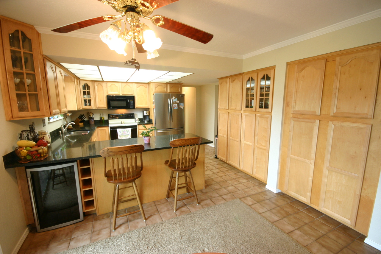 17876 New Riders Way Anderson, CA 96007 - Photo 8 of 20 Kitchen