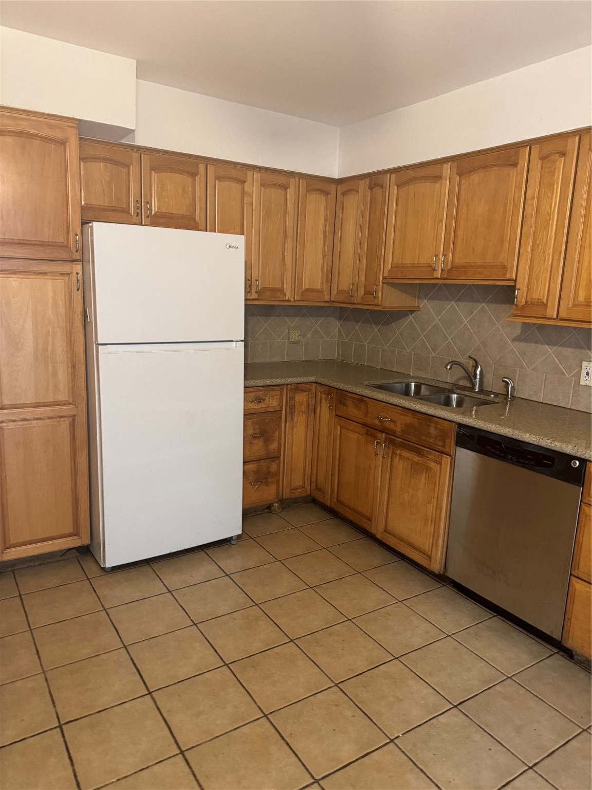 7209 Beechnut Street, Unit B Houston, TX 77074 - Photo 7 of 27