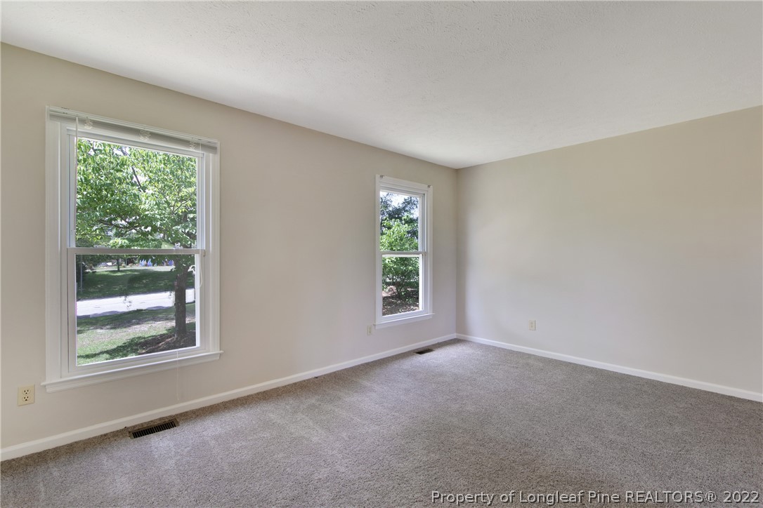 390 Saddle Ridge Road Fayetteville, NC 28311 - Photo 3 of 32 Gallery Image 3