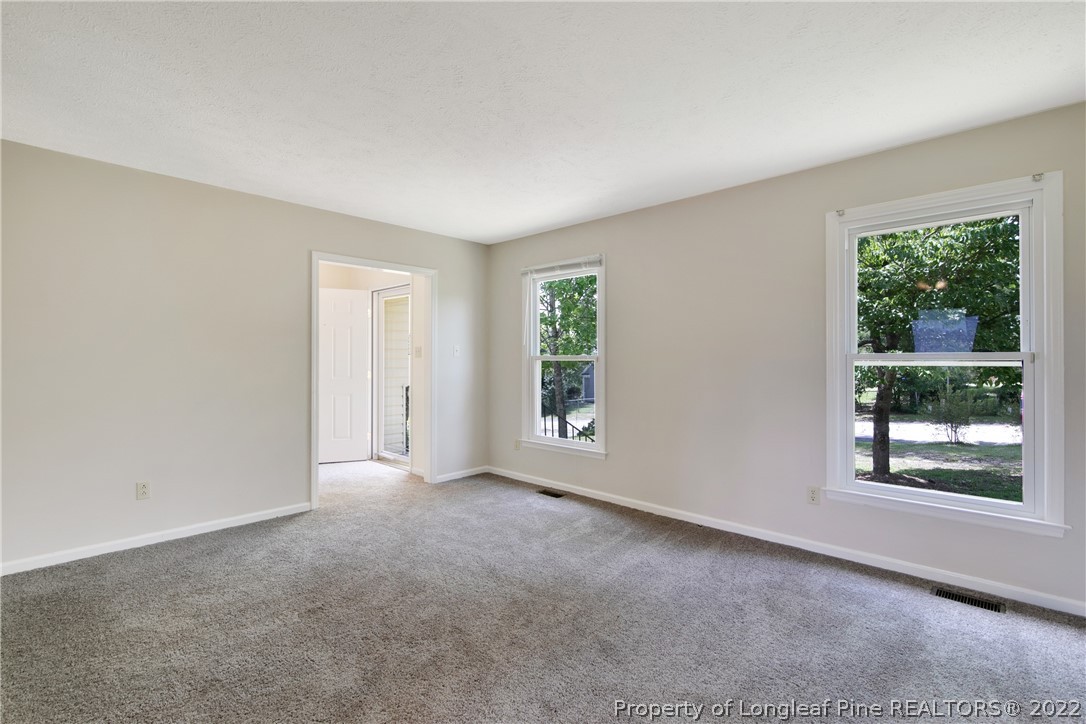 390 Saddle Ridge Road Fayetteville, NC 28311 - Photo 4 of 32 Gallery Image 4