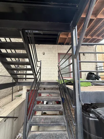 $2,750 | 2207 West Warren Boulevard, Unit 1, Chicago, IL 60612