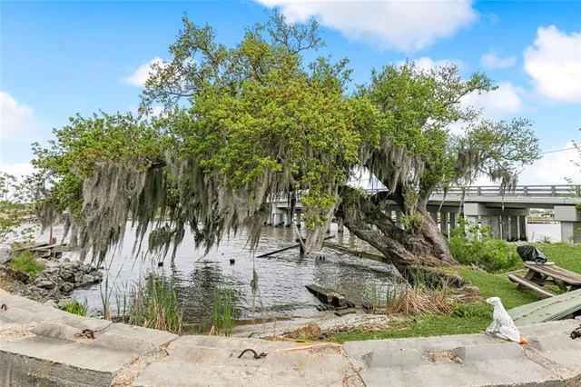 $553,000 | 4518-30 Jean Lafitte Boulevard, Lafitte, LA 70067