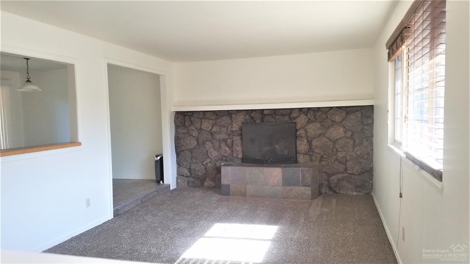 1630 Southeast Riviera Drive Bend, OR 97702 - Photo 2 of 19 Gallery Image 2