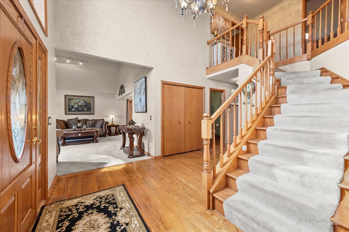 7203 Edgewood Court Spring Grove, IL 60081 - Photo 18 of 46 a view of a living room and entry way