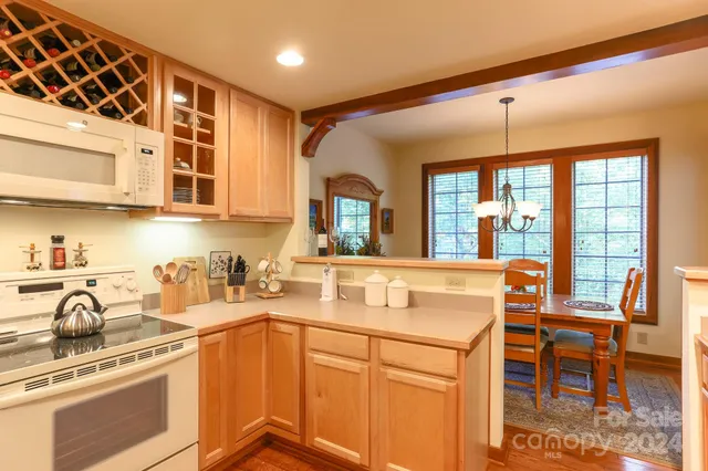 $359,900 | 222 Creekside Way, Unit D/102, Burnsville, NC 28714