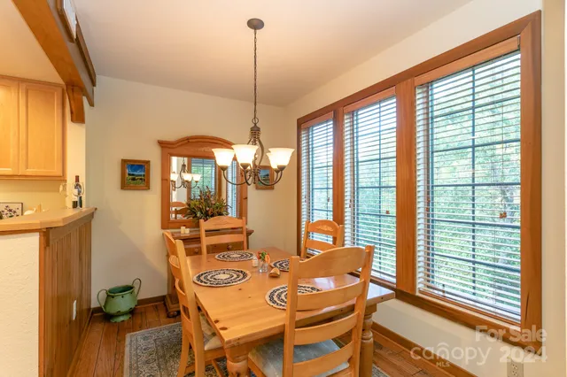 $359,900 | 222 Creekside Way, Unit D/102, Burnsville, NC 28714