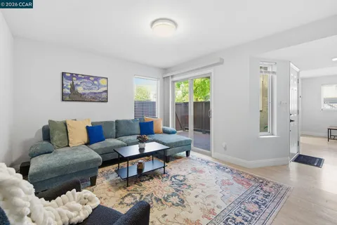 $285,000 | 102 Luna Grande Circle, Unit 5, Sacramento, CA 95834