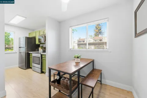 $285,000 | 102 Luna Grande Circle, Unit 5, Sacramento, CA 95834