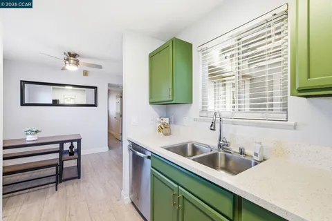 $285,000 | 102 Luna Grande Circle, Unit 5, Sacramento, CA 95834