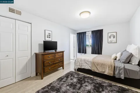 $285,000 | 102 Luna Grande Circle, Unit 5, Sacramento, CA 95834