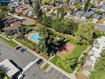$285,000 | 102 Luna Grande Circle, Unit 5, Sacramento, CA 95834