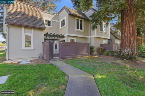 $285,000 | 102 Luna Grande Circle, Unit 5, Sacramento, CA 95834